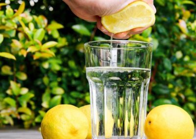 Kan man tabe sig af at drikke citronvand?